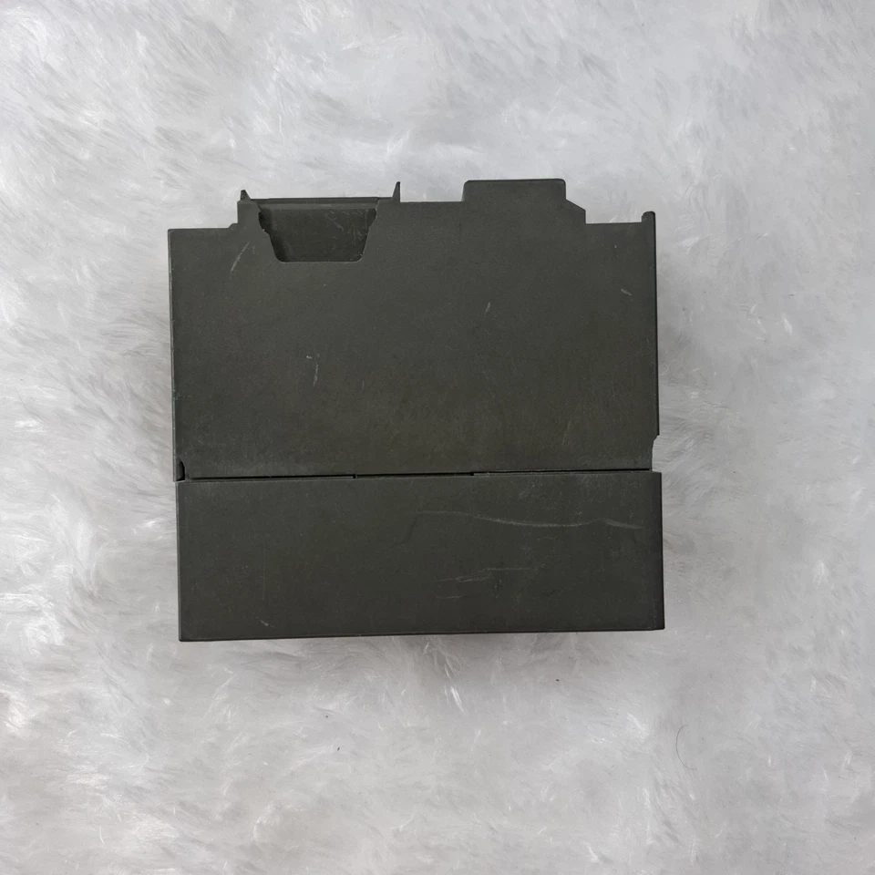 COSMETIC DAMAGED SIEMENS 6ES7 322-1BL00-0AA0 SIMATIC S7 6ES73221BL000AA0